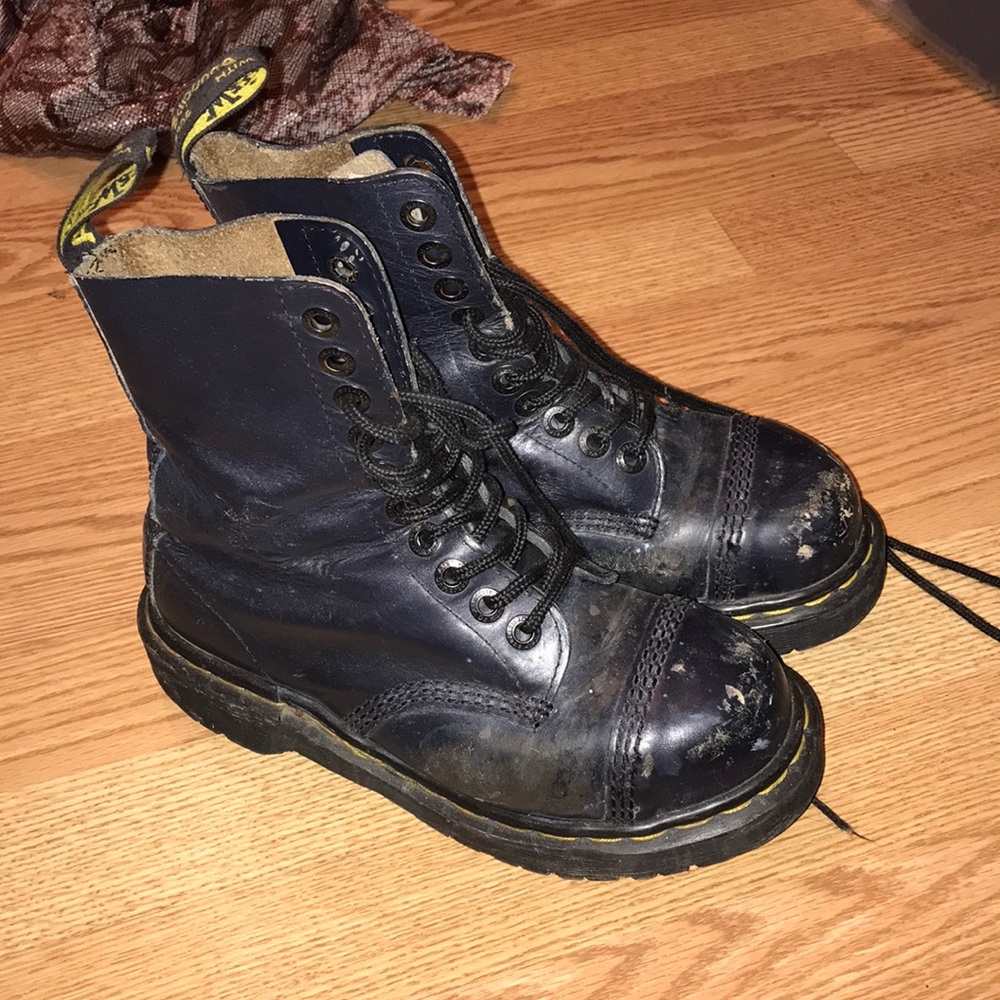 VINTAGE STEEL TOE DOC MARTENS SIZE 7/7.5
